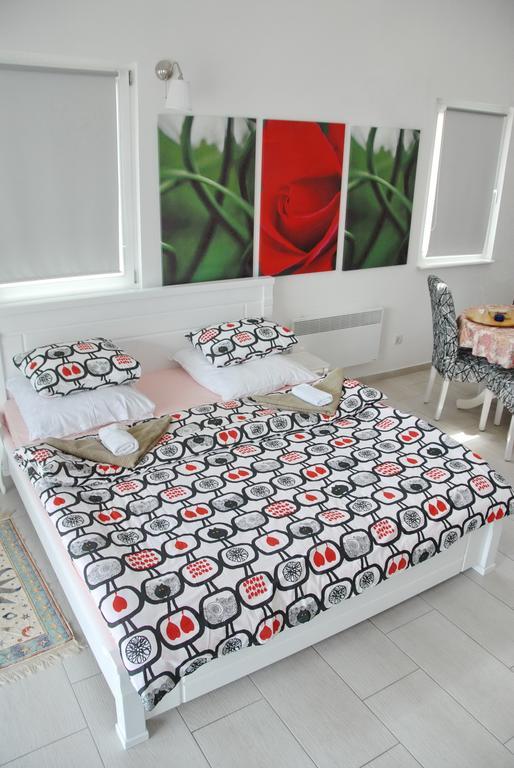 Apartments Inspiration Будва Стая снимка